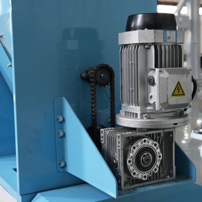 Macchina per l'estrusione di pellet di mangime per pesci galleggianti a secco 120-150 kg / h