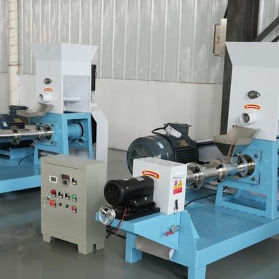 Piccola macchina della pallina dell'espulsore dell'alimentazione del pesce dell'alimentazione di pollo di uso dell'azienda agricola 300 chilogrammi