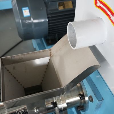 1.2t/ Espulsore automatico della macchina della pallina dell'alimentazione del pesce di H 1.5t/H che fa macchina