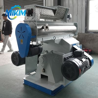 Macchina automatica per mangimi per animali Pesci Gamberetti Pollo Pecore Mangimi per bovini Macchina per la produzione di mangimi